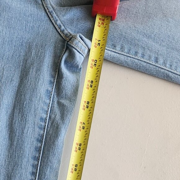 Levi's Women's 318 Shaping Wide Leg Jeans Size 29 Light Blue Denim - Picture 7 of 7